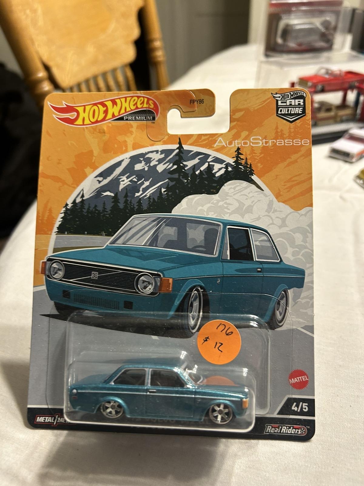 Hotwheels Premium Autostrasse 1973 Volvo 143gl