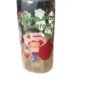 20oz glass cup with a light blue lid. A beautiful design of the strawberry shortcake. Come with a plastic straw