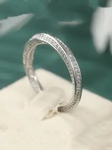 Elegant and Simple Wedding Engagement Ring for Ladies, Set with Shiny Synthetic Zircon, A Classic and Versatile Piece of Jewelry Suitable for Any Occasion, The Perfect Holiday Gift