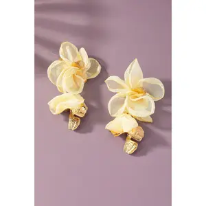 Drop of Chiffon Earring - Cream