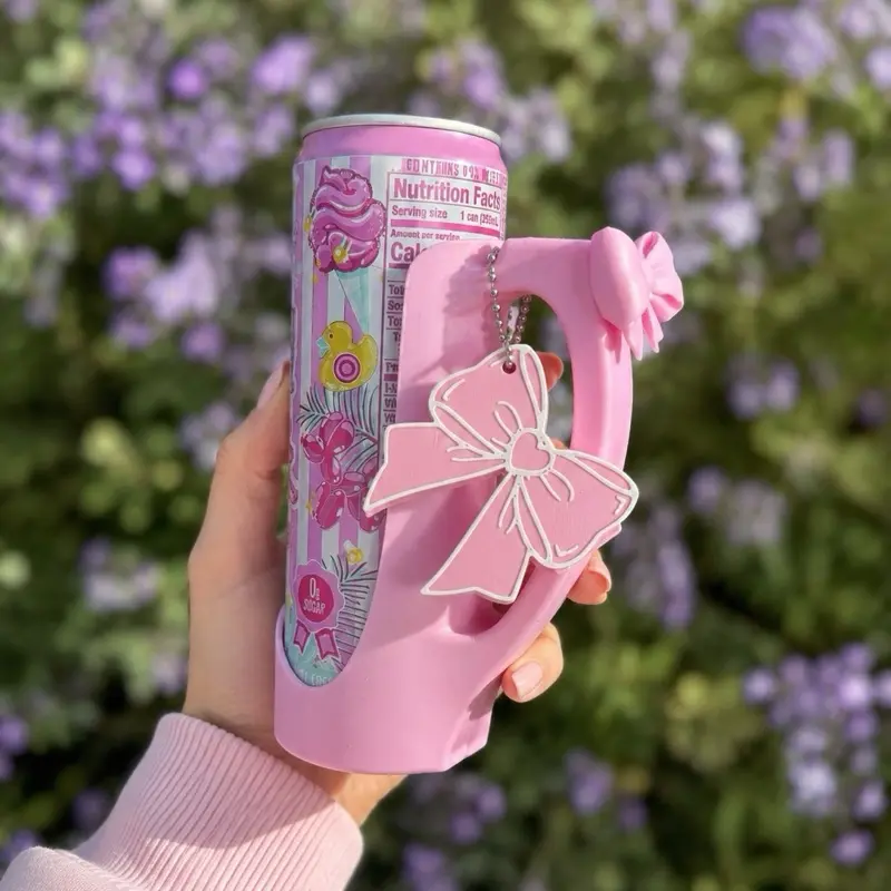 Bow Can Holder with Keychain Charm – Cute Soda Can Grip Handle for Energy Drinks