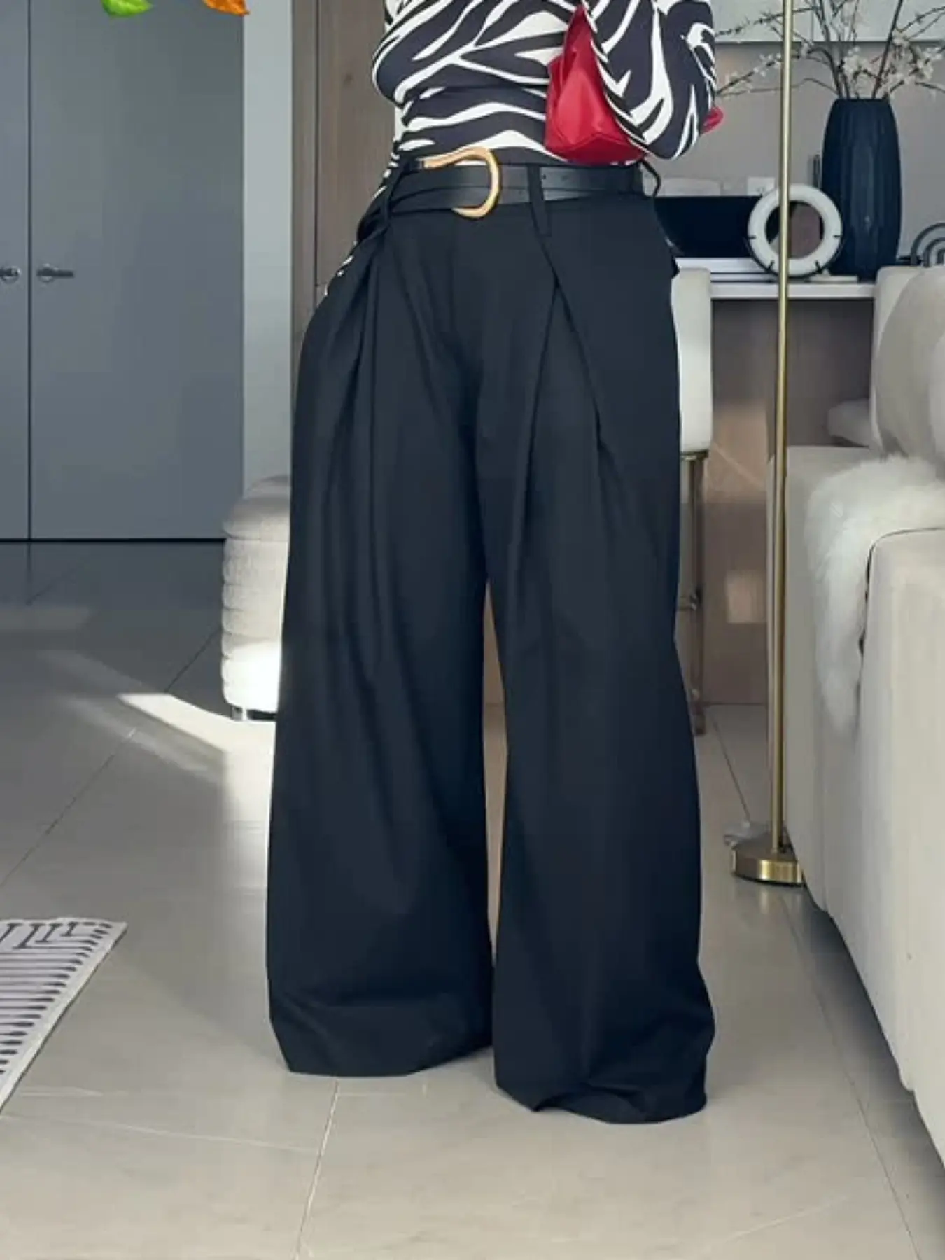 New High-Waisted Flowy Wide-Legged Pants, Pleated Design, Slimming Loose Fit, Versatile Commuter Long Pants, Fashionable Everyday Wear, High Rise Palazzo Pants, Flowy Palazzo Trousers
