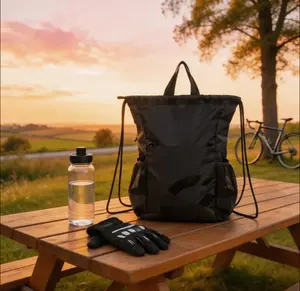 Cycling backpack with a water bottle, a lightweight cycling backpack suitable for both men and women, a breathable daily backpack suitable for mountain biking, and suitable for use in various scenarios such as the gym and badminton