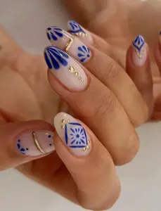 Handmade Custom Blue and White Porcelain Print Press On False Nails