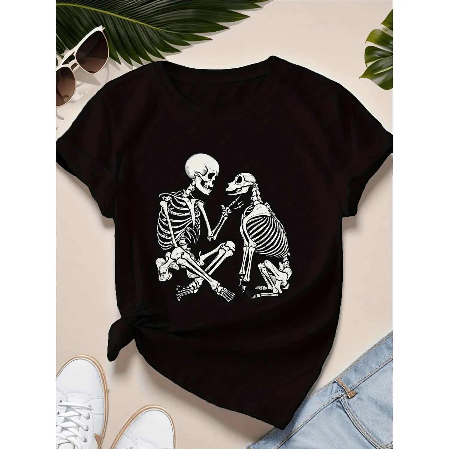 Retro Skull Print T-Shirt for Men, Comfortable Shortsleeve Streetwear Top, Simple Look Regular Fit for All Seasons