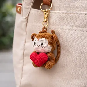 Handmade Crochet Heart Monkey Desktop Ornament, Bedroom Decor, Keychain Holder, Perfect Gift for Friends, Classmates, Family, Keychain Kawaii