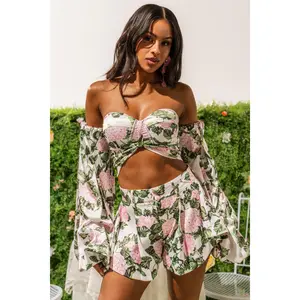 ONE OF A KIND FLORAL BLOUSE