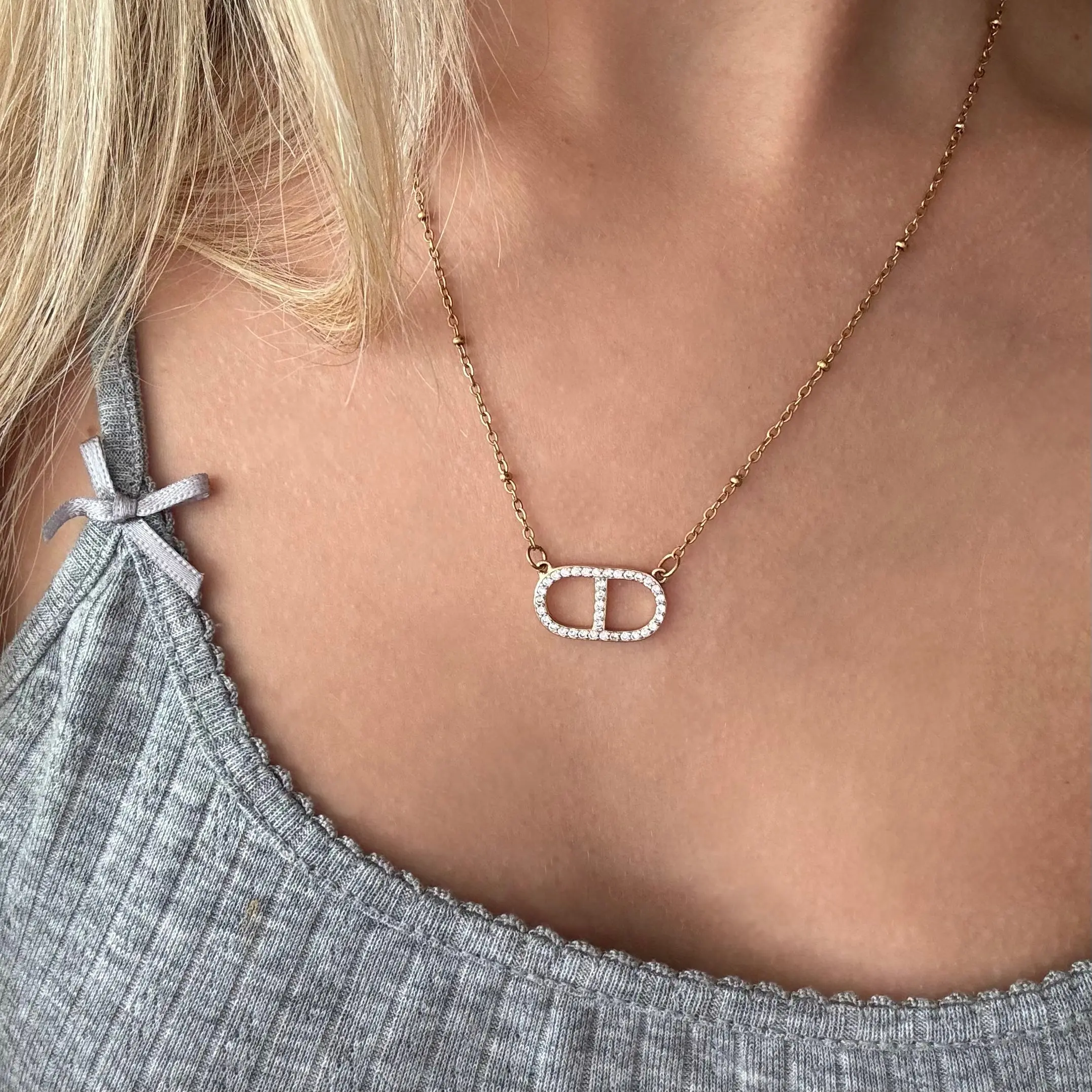 EVRY JEWELS Gold or Silver Plated Women's Dolce Necklace