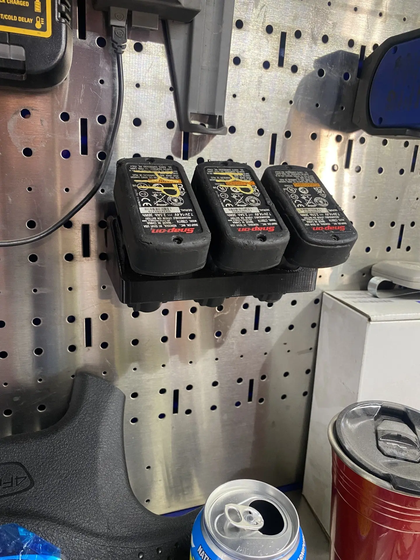 Snap-on Magnetic 14.4v Battery Holders    CLR-SO124-3/4/6