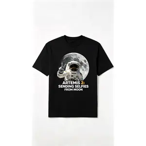 Artemis 2 Astronaut Moon Selfie T-Shirt, Sending Selfies From Moon Graphic Tee, NASA Space Mission Shirt, Space Enthusiast Gift, Astronaut V Sign Tee