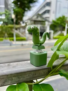 Rechargeable LED Keychain with Color-Changing Sound Toy, Cute Lizard Frog Coqui Button Keyring, Valentine Gift for Kids & Adults