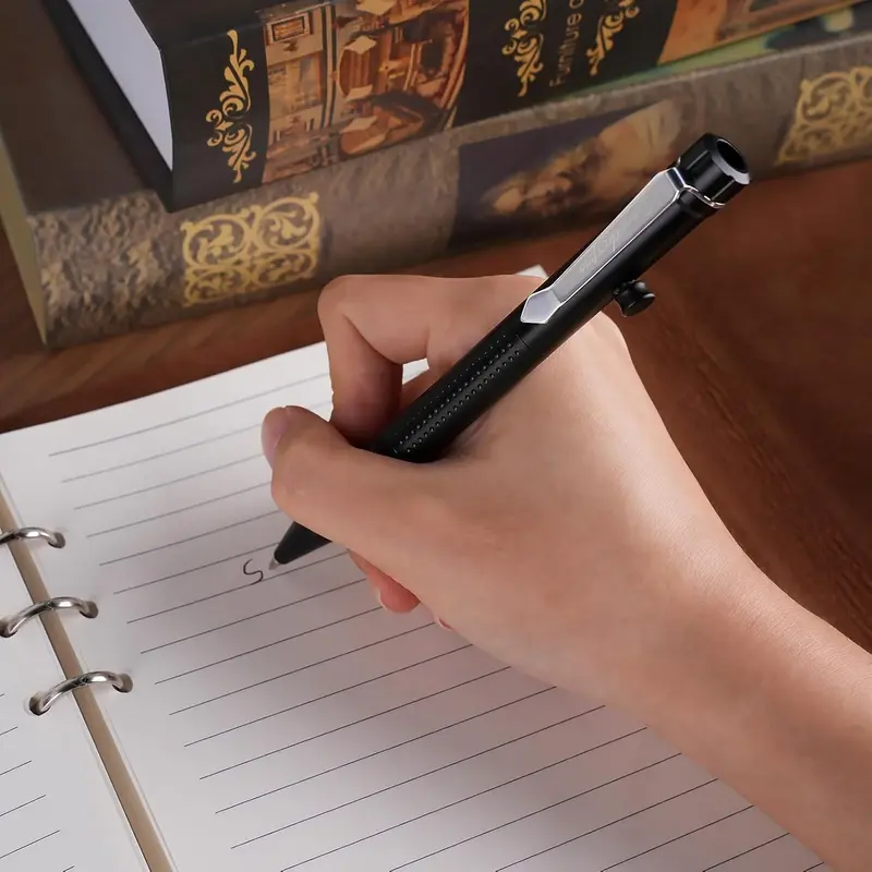 SMOOTHERPRO Penna A Sfera A Scatto Con Meccanismo Bolt Action - Acciaio Inossidabile Nero - Compatibile Pilot G2 - Penna Antistress EDC Con Foro Portachiavi