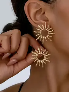 Elegant Metal Hollow Out Sunflower Earrings for Women, Ear Hook Design, Fashionable Daily Wear Jewelry, Perfect for Vacation Accessories