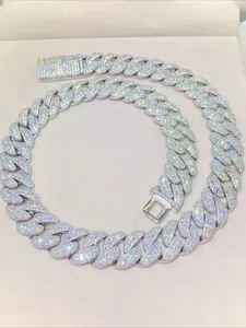 Iced Hip-Hop Cuban Chain 18mm Iced Flawless Cubic Zirconia Miami Cuban Chain Hip-Hop Jewelry High-end Banquet Wear to Show Style, Suitable for Both Gifting and Personal Use Luxury Goods Thanksgiving and Christmas Gift