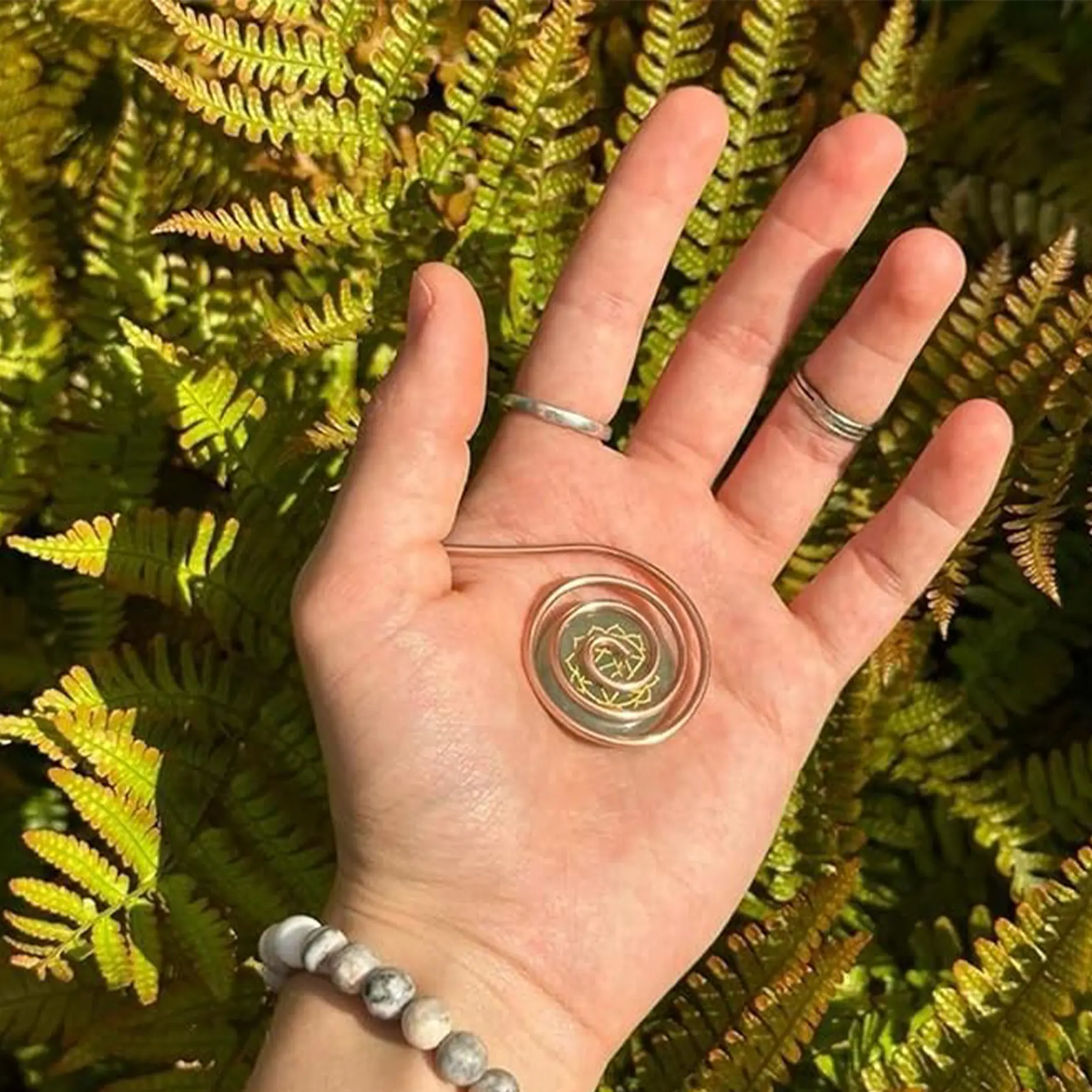 New spiral palm ring/cuff, European and American fashion creative Reiki palm retro bracelet women