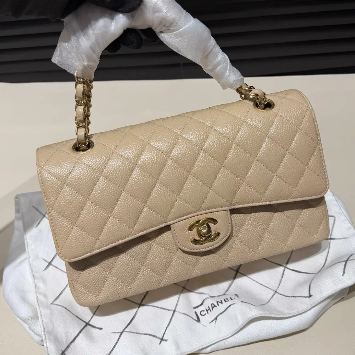 Pre-owned CHANEL Classic Flap Medium HK Sienna