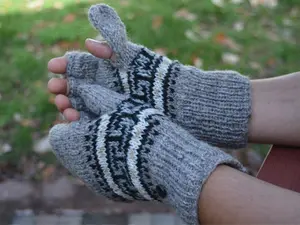 Karma Unisex Convertible Mitten, Hand Knit winter gloves with Fleece Lining, Comfy and Warm.