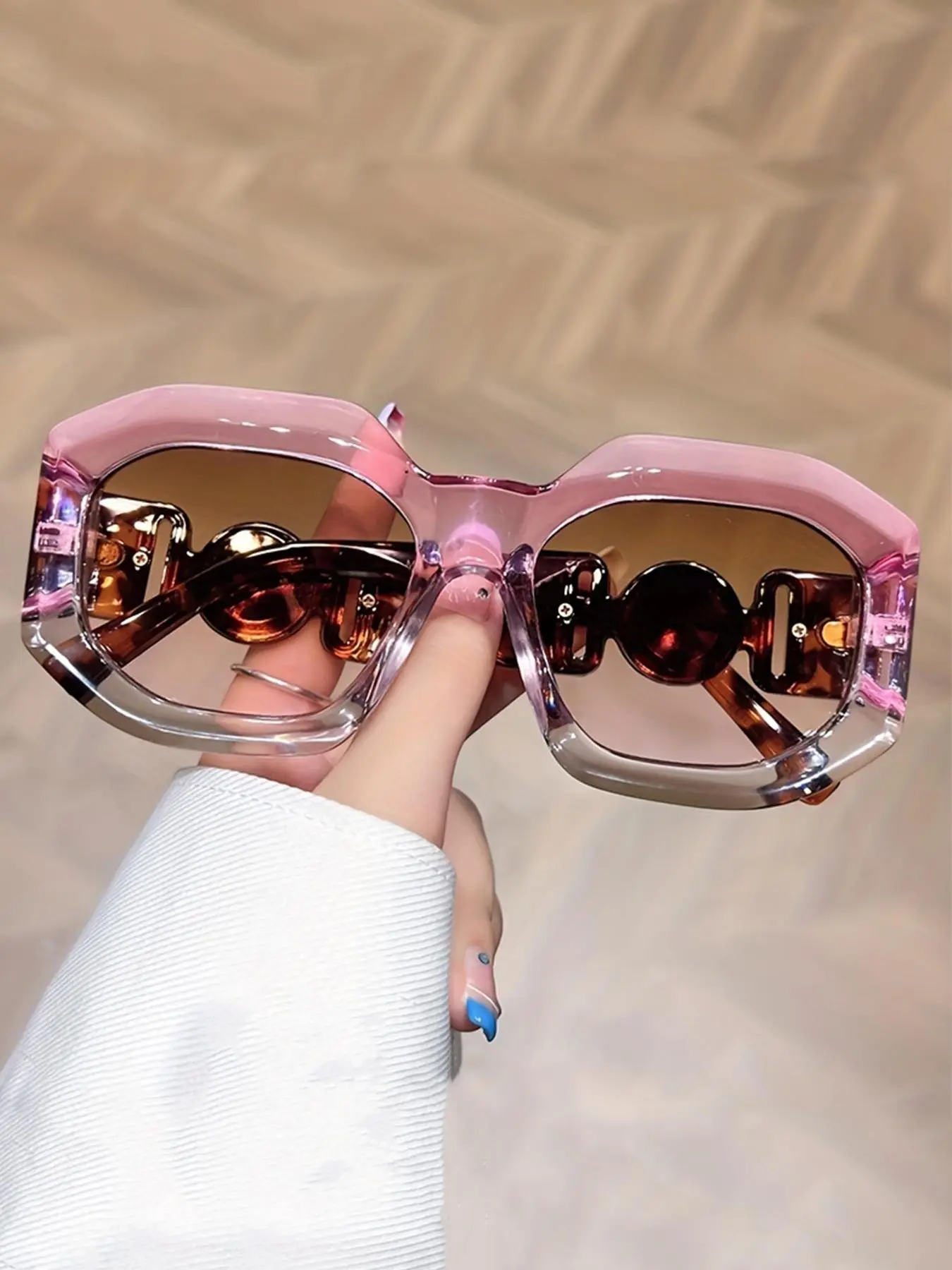 1 Pair Fashionable Tinted Lens Sunglasses, Simple Design Sunglasses for Everyday Use, Summer Fashion Sunglasses, Trendy Beach Eyewear, Travel Accessories, Fashion Shades