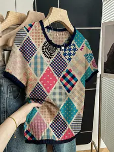 Geometric Pattern Diamond Print Crew Neck Sweater, Stylish Short Sleeve Knitted Top for All Seasons, Cozy Comfortable Women's Clothing for Autumn Winter