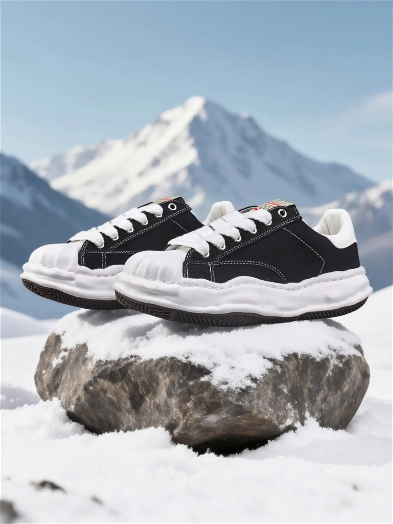 Thick Sole Closed Toe Soft Leather Sneakers for Men and Women, Low Top Sneakers, Patchwork Sneakers, Fashionable Casual Sneakers, Stylish Casual Sports Shoes for Everyday Use, All Season Fashion Footwear