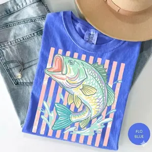 [Comfort Colors Collection] Comfort Colors Retro Bass Fish Shirt, Coastal Fishing Graphic Tee, Pastel Lake Inspired Outfit, Casual Summer Angler Top, Preppy Coastal Lake Aesthetic T-Shirt, Large Mouth Bass Angler Gift