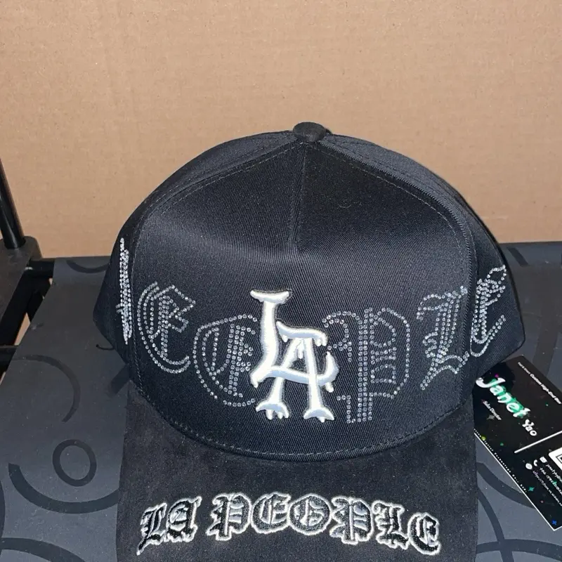 La people hat MZ