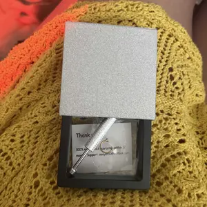 20G(0.8mm)/18G(1.0mm) 8mm Horseshoe Nose Hoop Internally Threaded Gems Nose Ring with Free Ball Holder