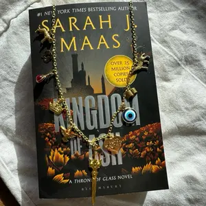 Throne of glass necklace