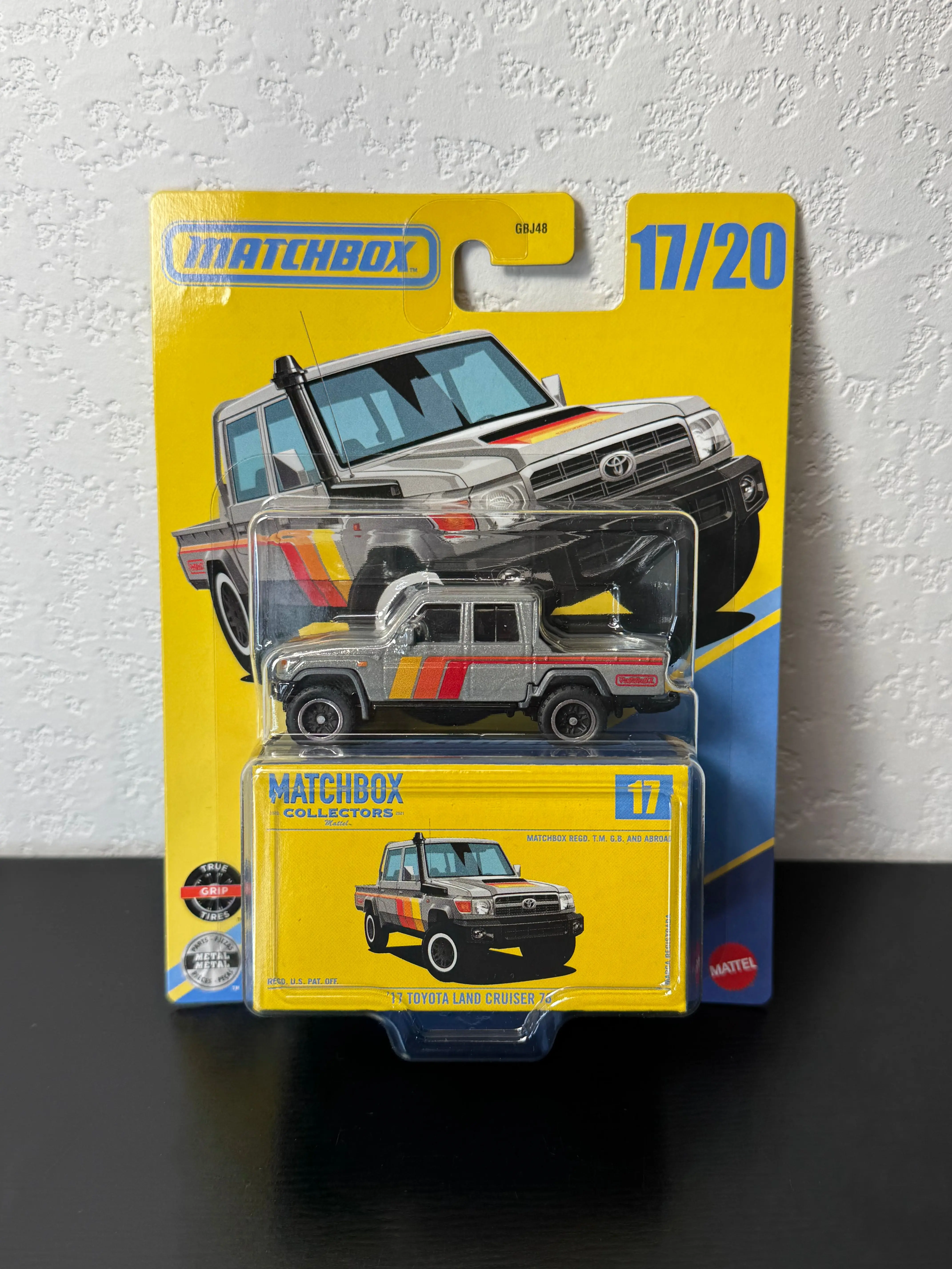 Matchbox Collectors 2017 Toyota Land Cruiser 76, Dark Grey, #17 MB1502, 1:64 Scale Diecast Model Car, Scale 1/64