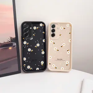 Daisy Little Bee Phone Case Suitable for Samsung Galaxy A05 A05S A06 A07 A12 A13 A14 A15 A16 5G A17 A21S A22 A23 A24 A25 A26 A32 A33 A34 A35 A36 A52 A53 A54 A55 A56 S21 Ultra S22 Plus S23+ S24 FE S25 Edge Anti-Drop Full Cover Black Phone Case Simple