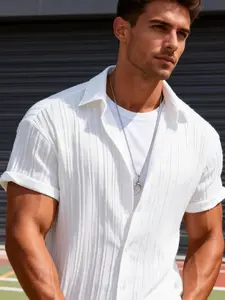 Men's White Textured Plain Casual Short Sleeve Button-Down Shirt - Lightweight Breathable Fabric, Relaxed Fit for Beach Days, City Walks & Summer Outings