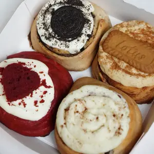 Tasteful Sweets: Cinnamon Roll 4 Pack Tasteful Sweets: Cinnamon Roll 4 Pack