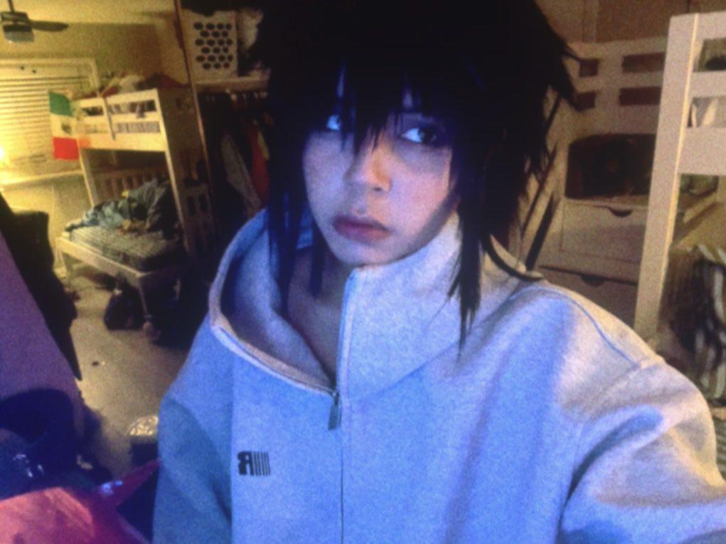 Item: Floral Gray, L