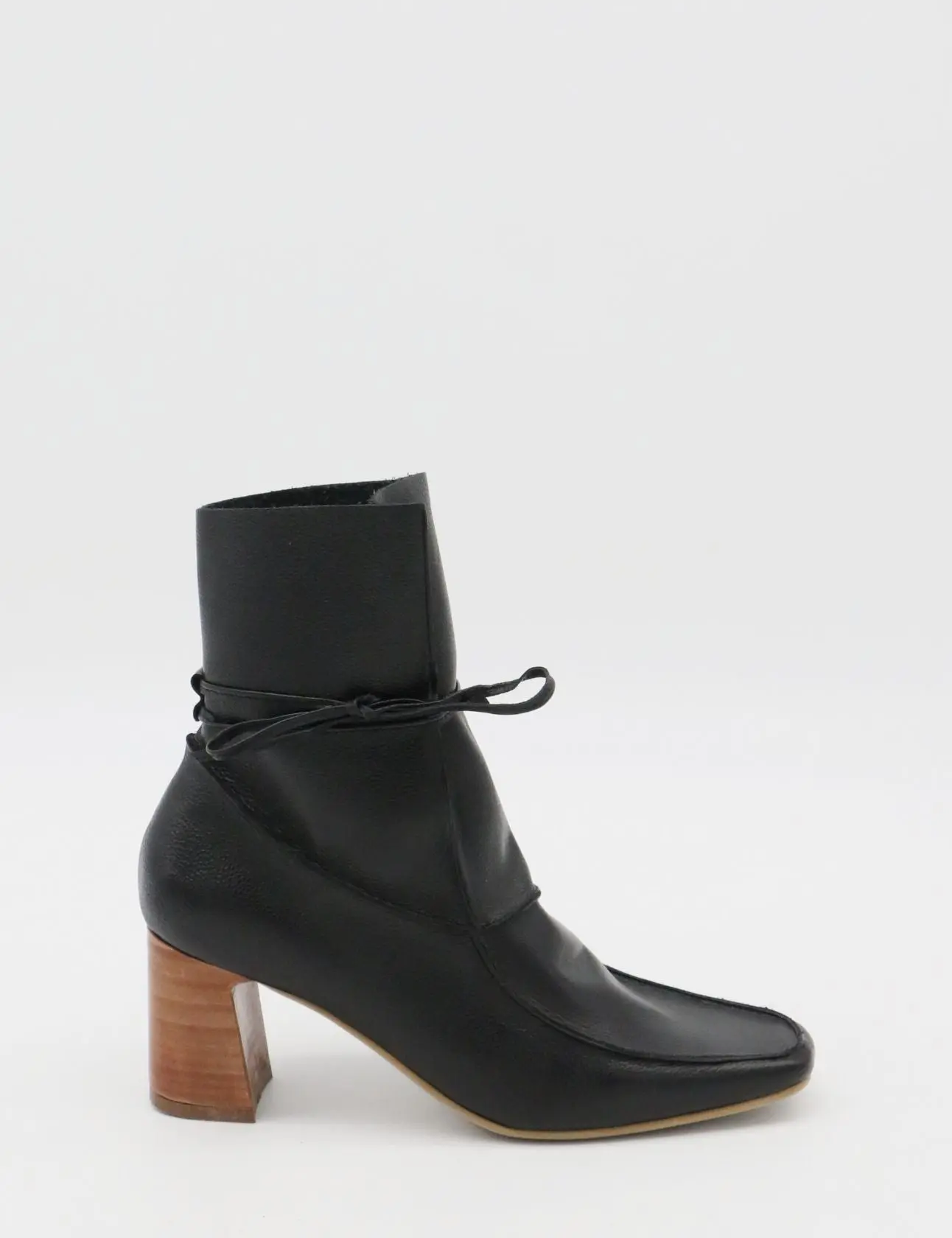 Stivali Awakening ankle boots in black leather
