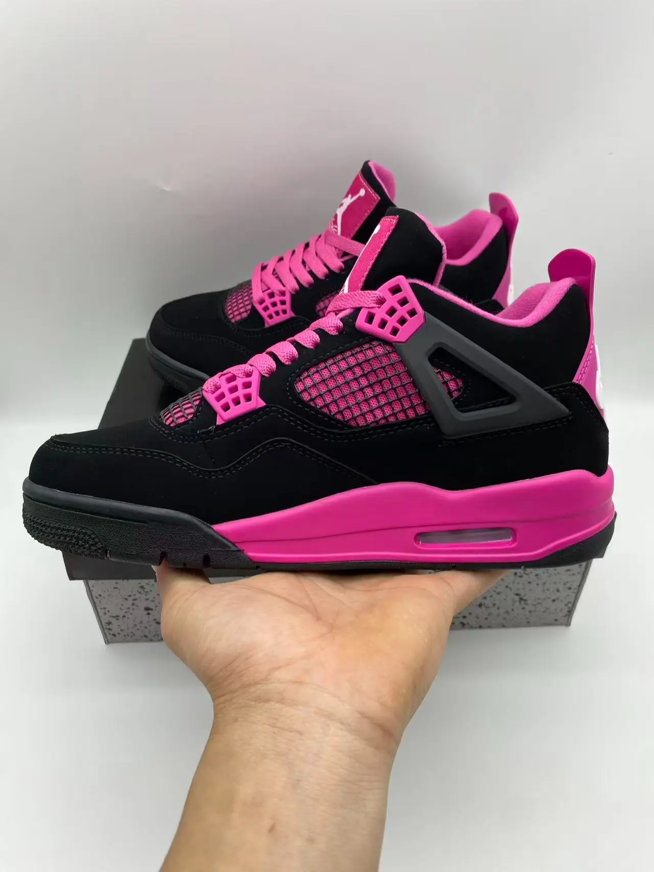 Women's Black Pink Suede Mid-Top Retro Basketball Sneakers, Shock-Absorbing Non-Slip Breathable Street Trainers for Daily Outdoor Casual Sports (Sports Collectibles Accessory)