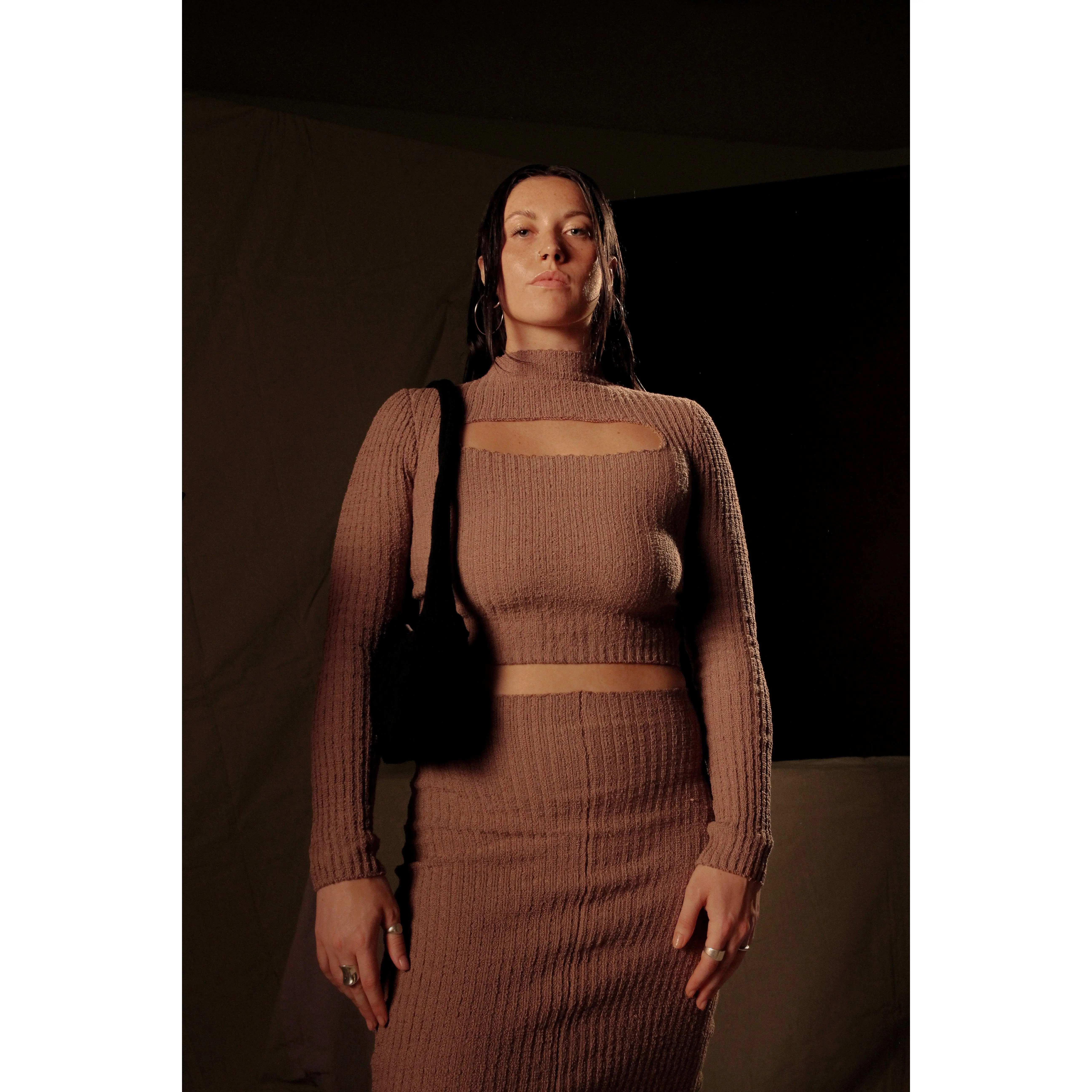 CROPPED CUT OUT SWEATER - ROSY BROWN