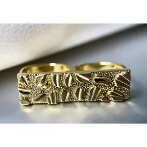 Fashionable Exquisite Carved Double Finger Ring – Trendy Jewelry for Women & Men