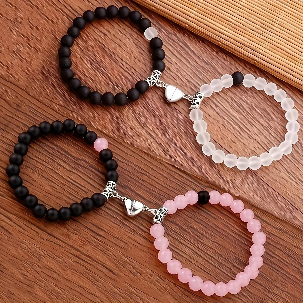 4pcs/Set Charms Elegant Charms Black & White Stretchable Heart Matching Bracelets, Ideal Gift for Best Friends, Couples, Family Members, Charms Handmade Beaded Bracelet Set Valentine's Day Jewelry Gift