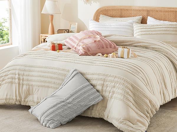 BEDELITE Boho Comforter Set, Tufted Striped Bed Set  Soft Vintage Farmhouse Comforter for All Seasons, Boho Home Decor Fluffy Jacquard Bedding Pillow Shams