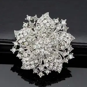 European And American Style Luxury Flower Rhinestone Decoration Brooch Valentines Gift for Her