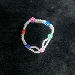 Double-string flower bracelet