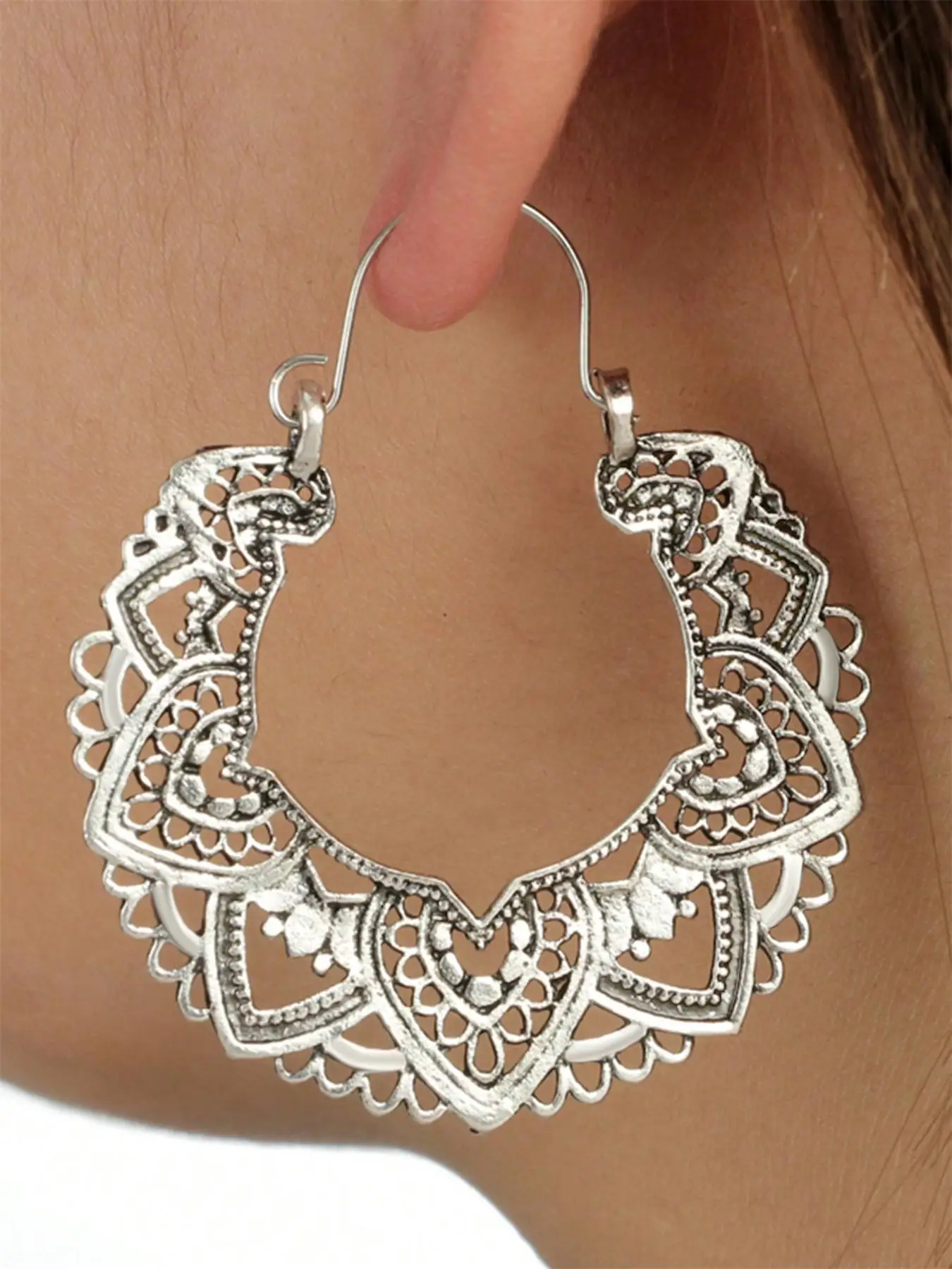 Vintage Hollow out Flower Design Hoop Earrings (1 Pair), Boho Style Jewelry for Women, Fashion Accessories for Party, Daily Clothing Decor, Perfect fo