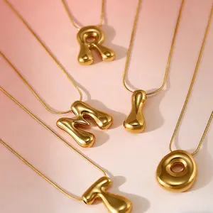 Smooth pendant with chubby 26 English letters, fashionable and stylish collarbone chain