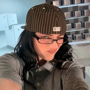 TONGUE KISS Bayonetta Glasses