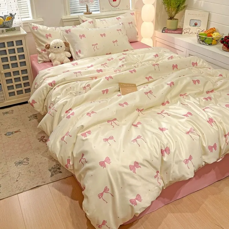 3-Piece Satin Bow Print Decorative Printed Bedding Set, Includes 1 duvet cover & 2 Pillowcases, Breathable Fabric, All-Season Use, Easy Care, Perfect Gift, Soft Bedding Sets