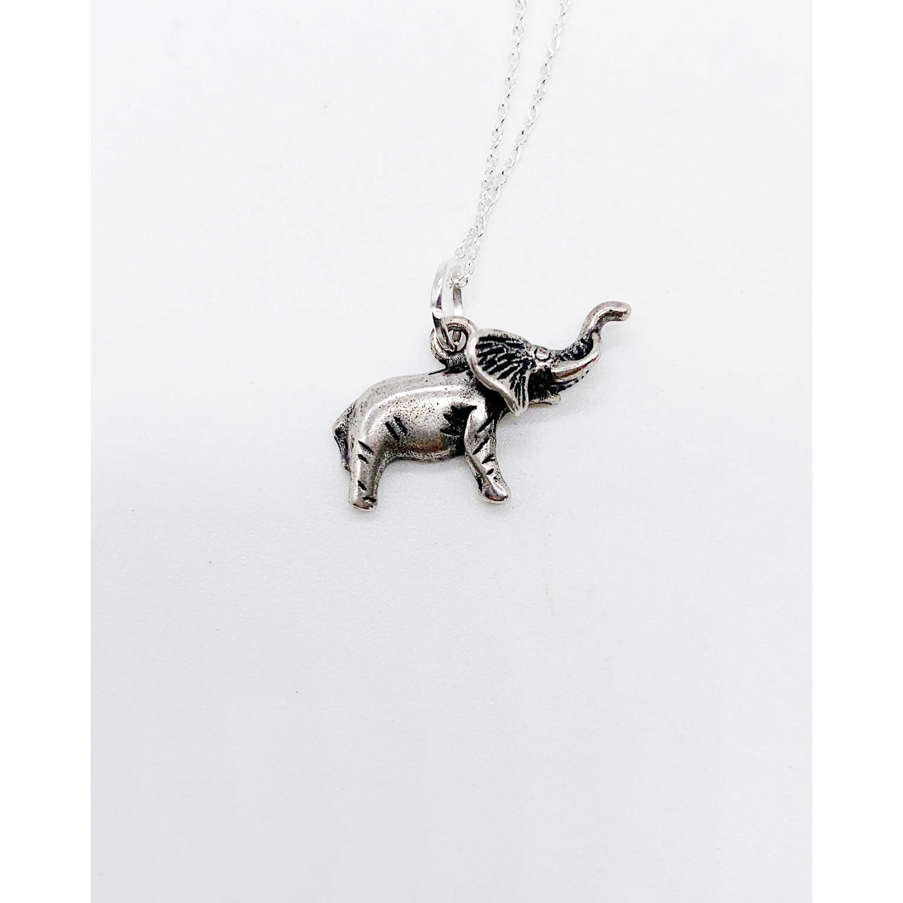ELEPHANT CHARM NECKLACE