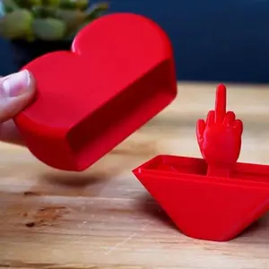 Funny Valentine's Day Middle Finger Gift Box, Heart-Shaped Surprise Box, Novelty Prank Gift for Him & Her, Unique Present Idea