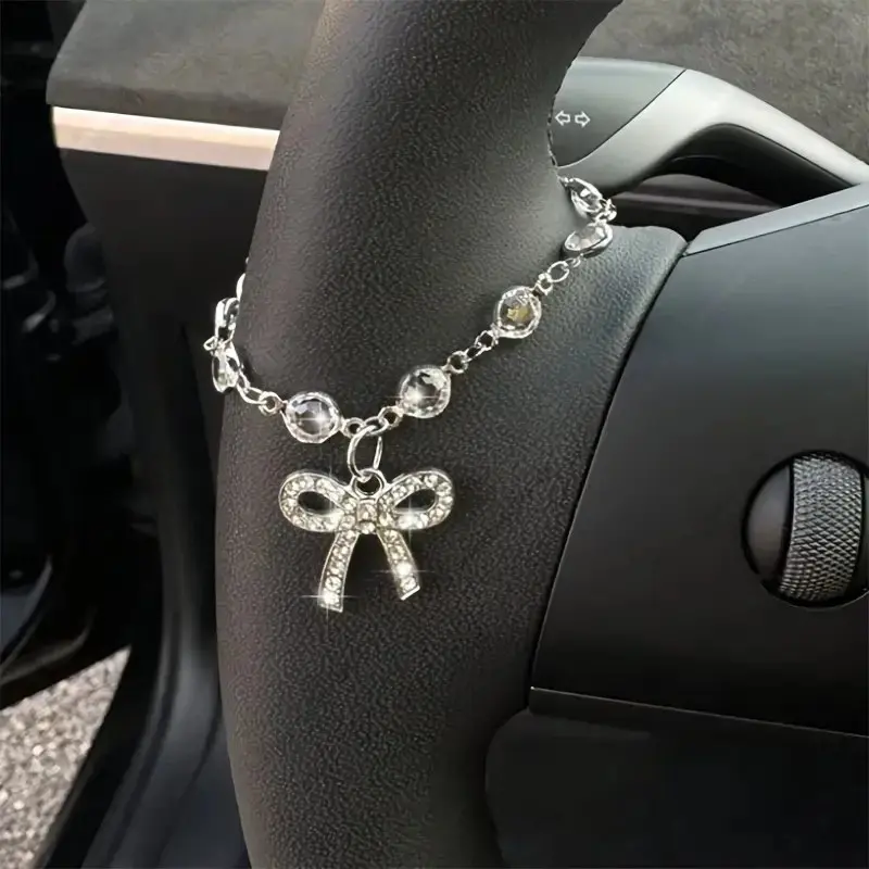 Shimmering Rhinestone Bow Chain Car Steering Wheel Decor, Elegant and Refined, Perfect for Women's Cars, Stylish Automotive Accessory, Decoration, Girly Car Accessories, Cute Car Decor, Car Decorations, Aesthetic Car Accessory