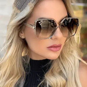 Women's Oversized Square Retro Glasses - Champagne and Transparent Round Frames, Fashionable Retro Glasses Suitable for Casual and Formal Occasions