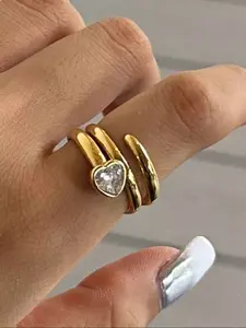 Ladies' Gold Ring Sweet and Romantic Ring 18k Gold-Plated Waterproof White Heart-Shaped Zircon Rotating Line Bohemian-Style Jewelry Summer Essential Beach Vacation and Travel Style Ring